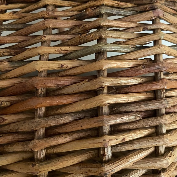 Hand Woven Basket 13” L x 10 W x 6” H Farmhouse Rustic Brown Handle - Picture 6 of 6